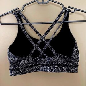Lululemon energy bra size 8 (M)